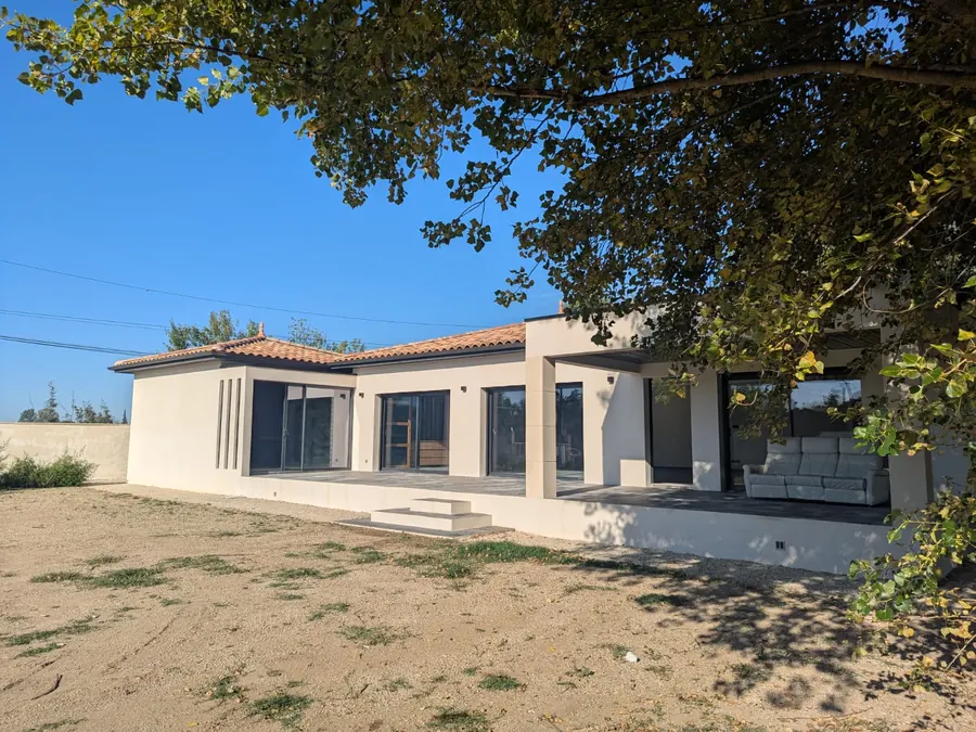 Villa contemporaine de plain-pied de 150 m² à Sorgues dans le Vaucluse